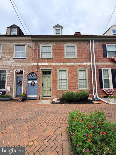 Townhouse For Rent - 121 E Union Street<br/> BURLINGTON, NJ 08016