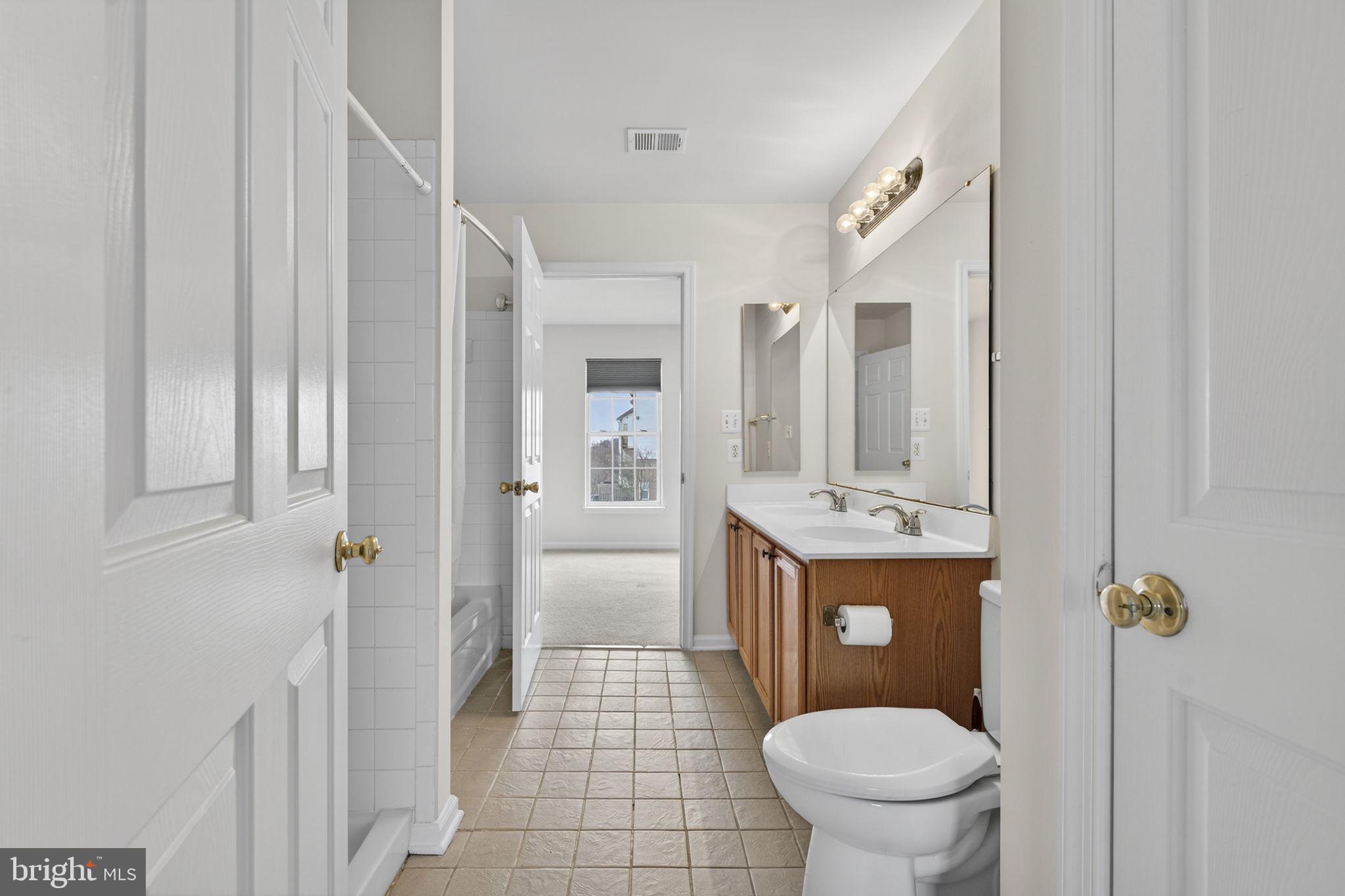 COMPTON VILLAGE - Residential