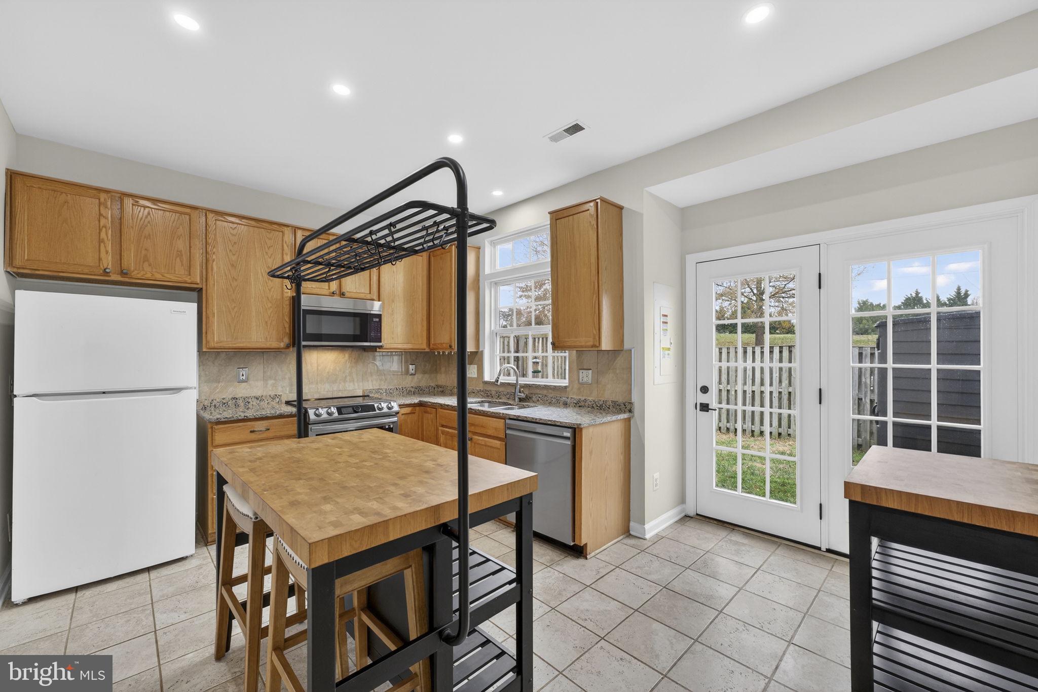 COMPTON VILLAGE - Residential