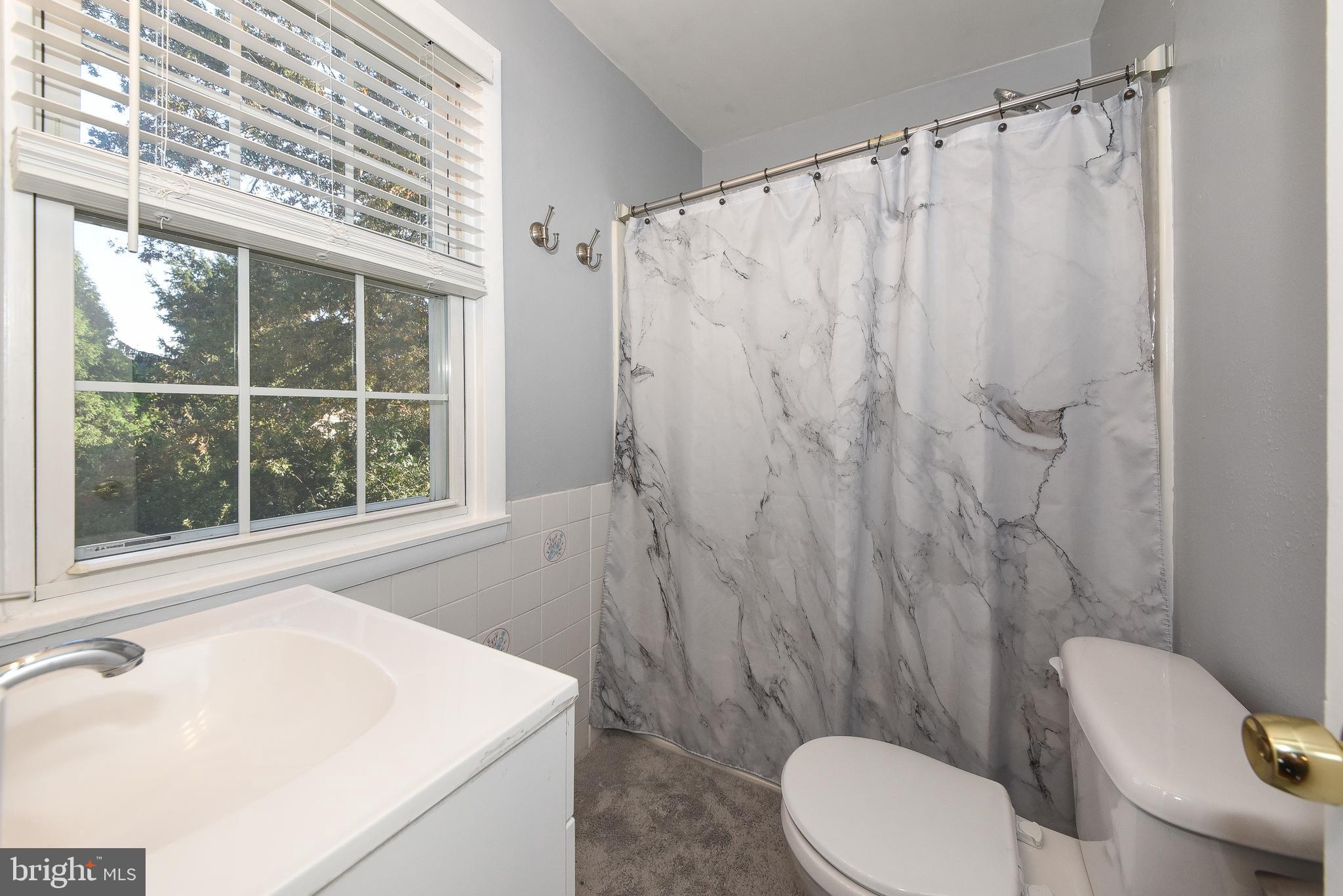 ABINGTON WOODS - Residential Lease