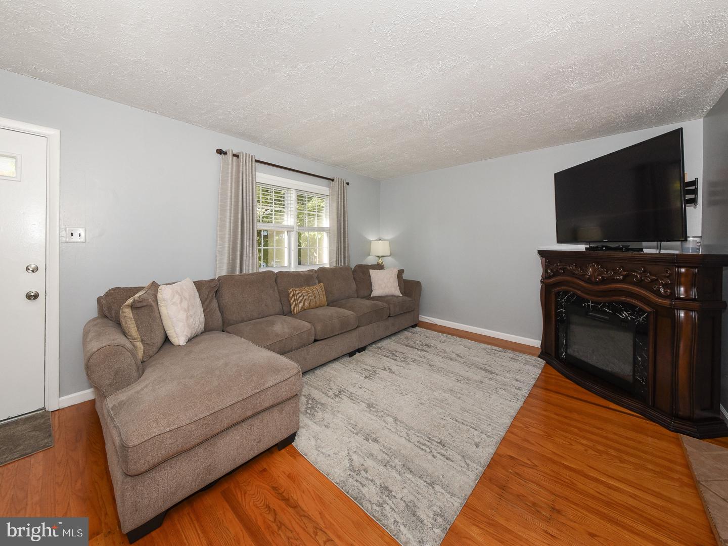 ABINGTON WOODS - Residential Lease