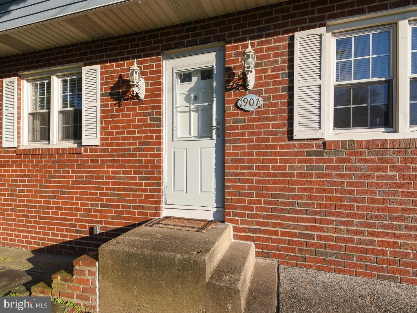 ABINGTON WOODS - Residential Lease