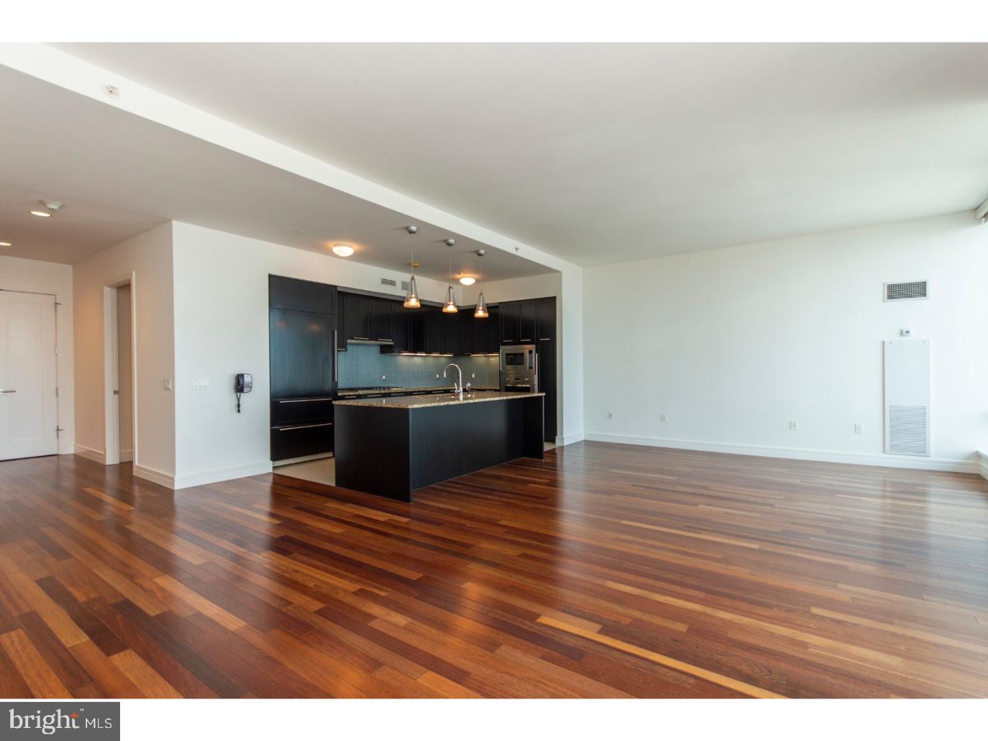 AVENUE OF THE ARTS - Residential