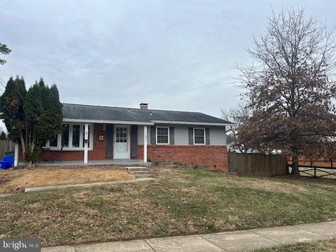 Photo of 13530 Vandalia Drive, ROCKVILLE, MD 20853 (MLS # MDMC2210330)