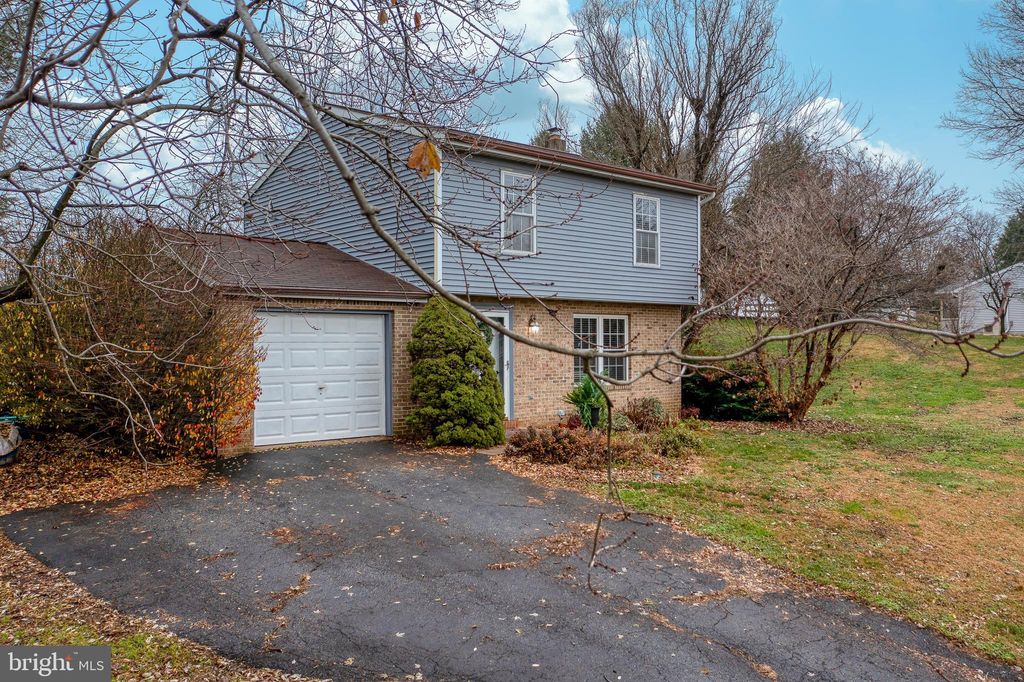 Photo of 116 TRACY BERG RD, LANCASTER, PA 17603 (MLS # PALA2028686)