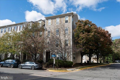 8044 GENEA WAY 43 FALLS CHURCH VA 22042