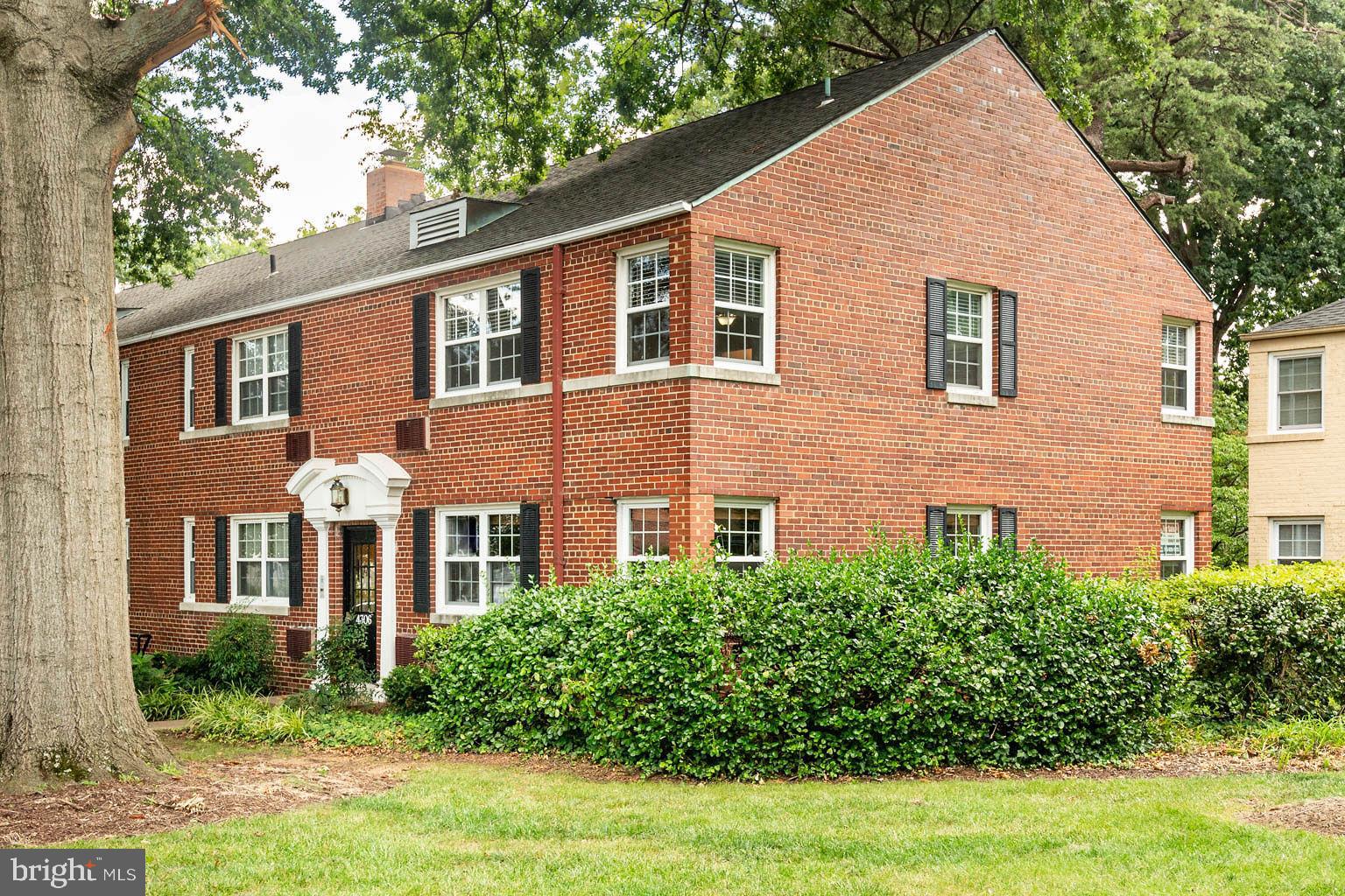 ARLINGTON OAKS - Residential