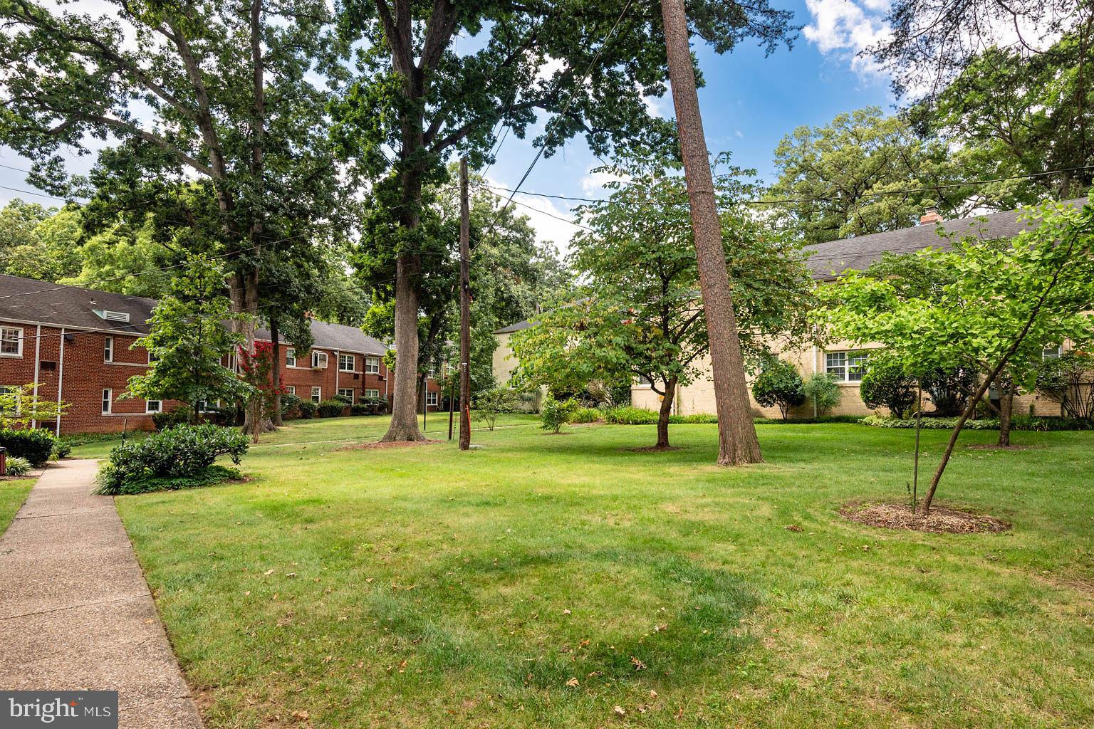 ARLINGTON OAKS - Residential