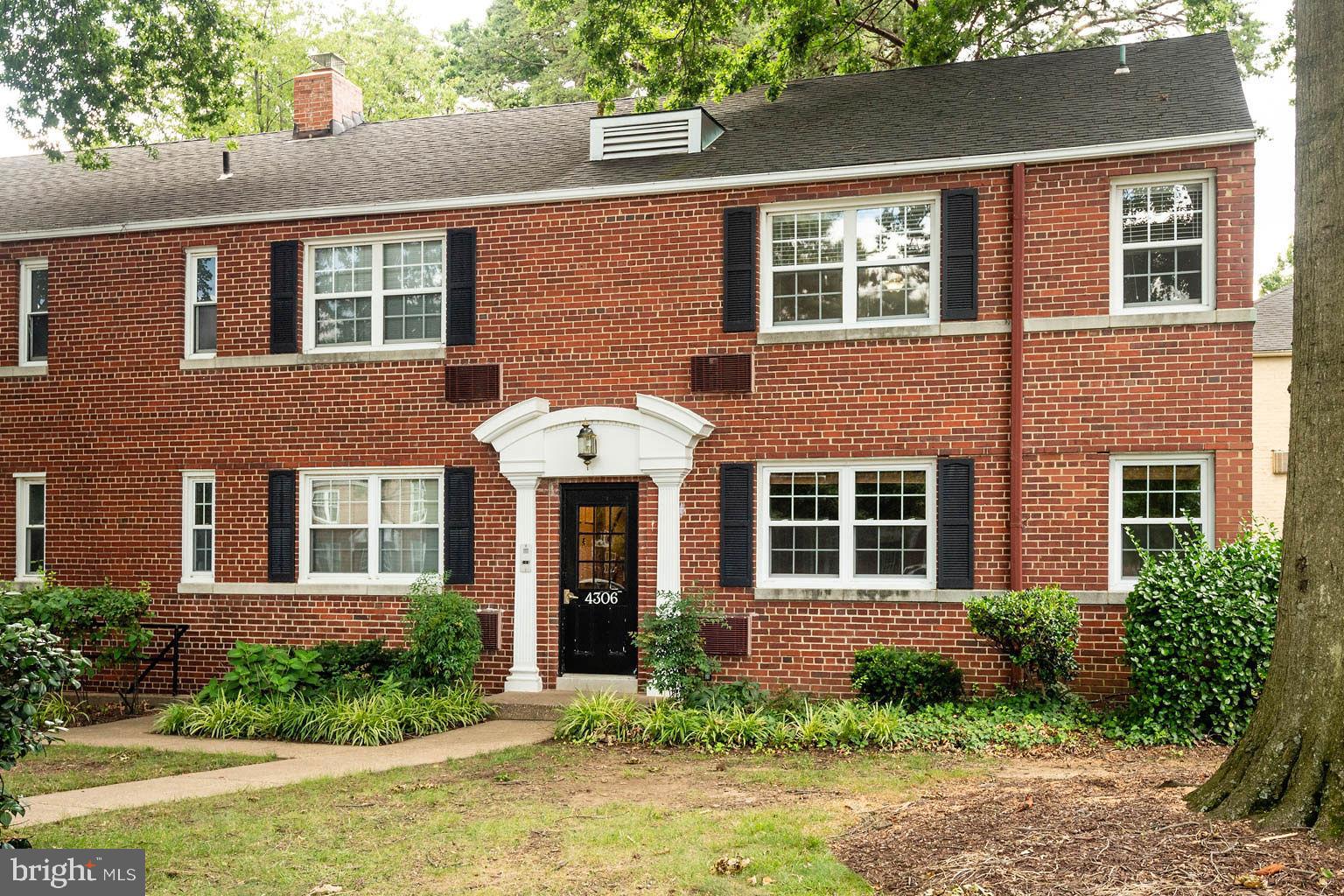 ARLINGTON OAKS - Residential