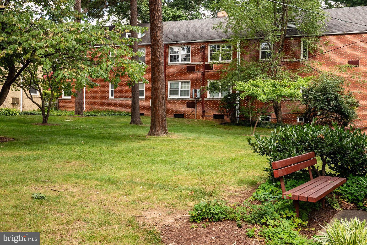 ARLINGTON OAKS - Residential