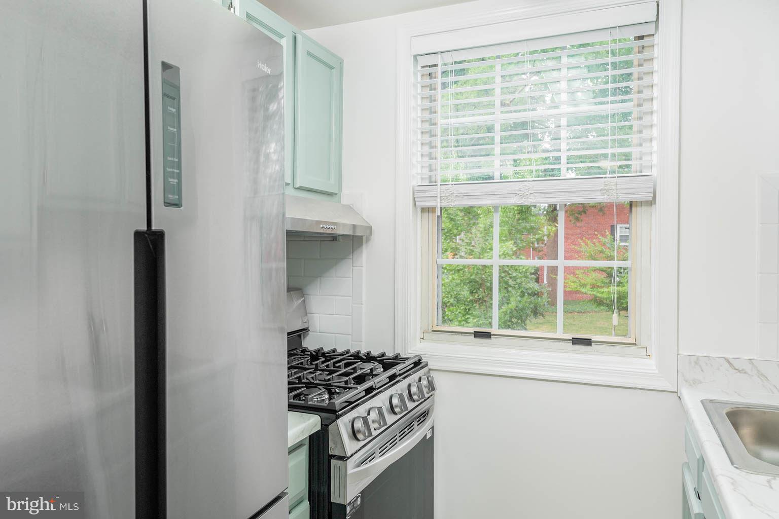 ARLINGTON OAKS - Residential