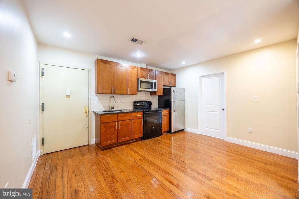 Photo of 4706 Chestnut Street #4A, PHILADELPHIA, PA 19139 (MLS # PAPH2572492)