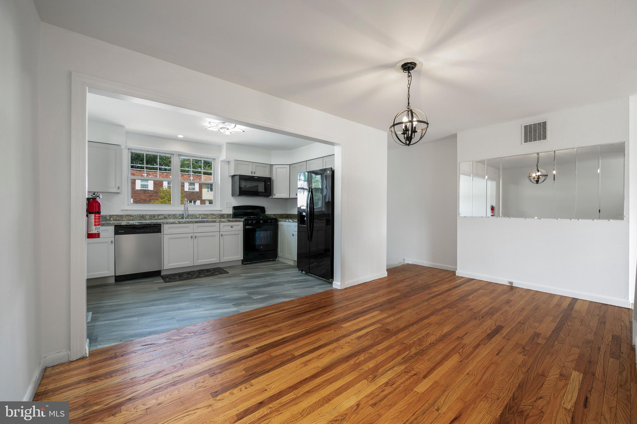 146 SUBURBAN TERRACE