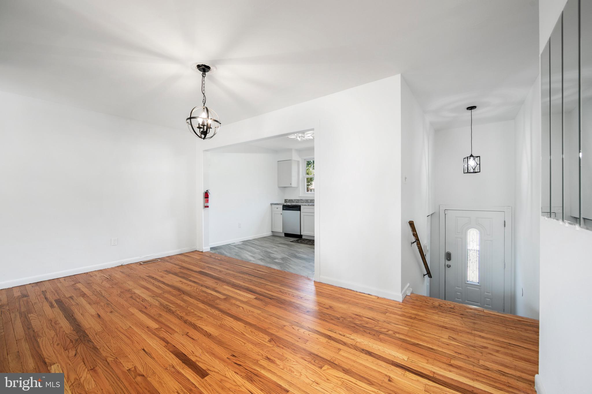146 SUBURBAN TERRACE
