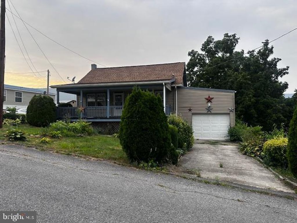 Photo of 303 16th Street, SAXTON, PA 16678 (MLS # PABD2002788)