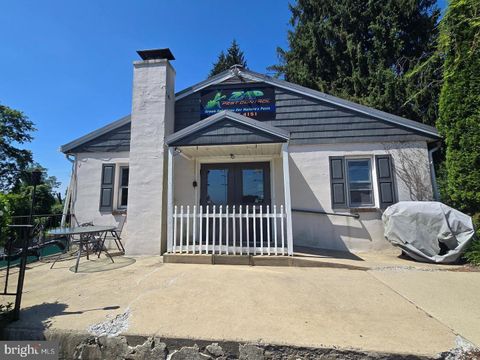 Photo of 1176 N Middletown Road, GRADYVILLE, PA 19039 (MLS # PADE2096774)