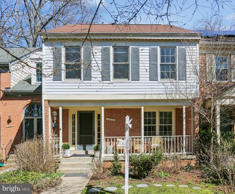Photo of 12255 Tildenwood Drive, ROCKVILLE, MD 20852 (MLS # MDMC2209998)