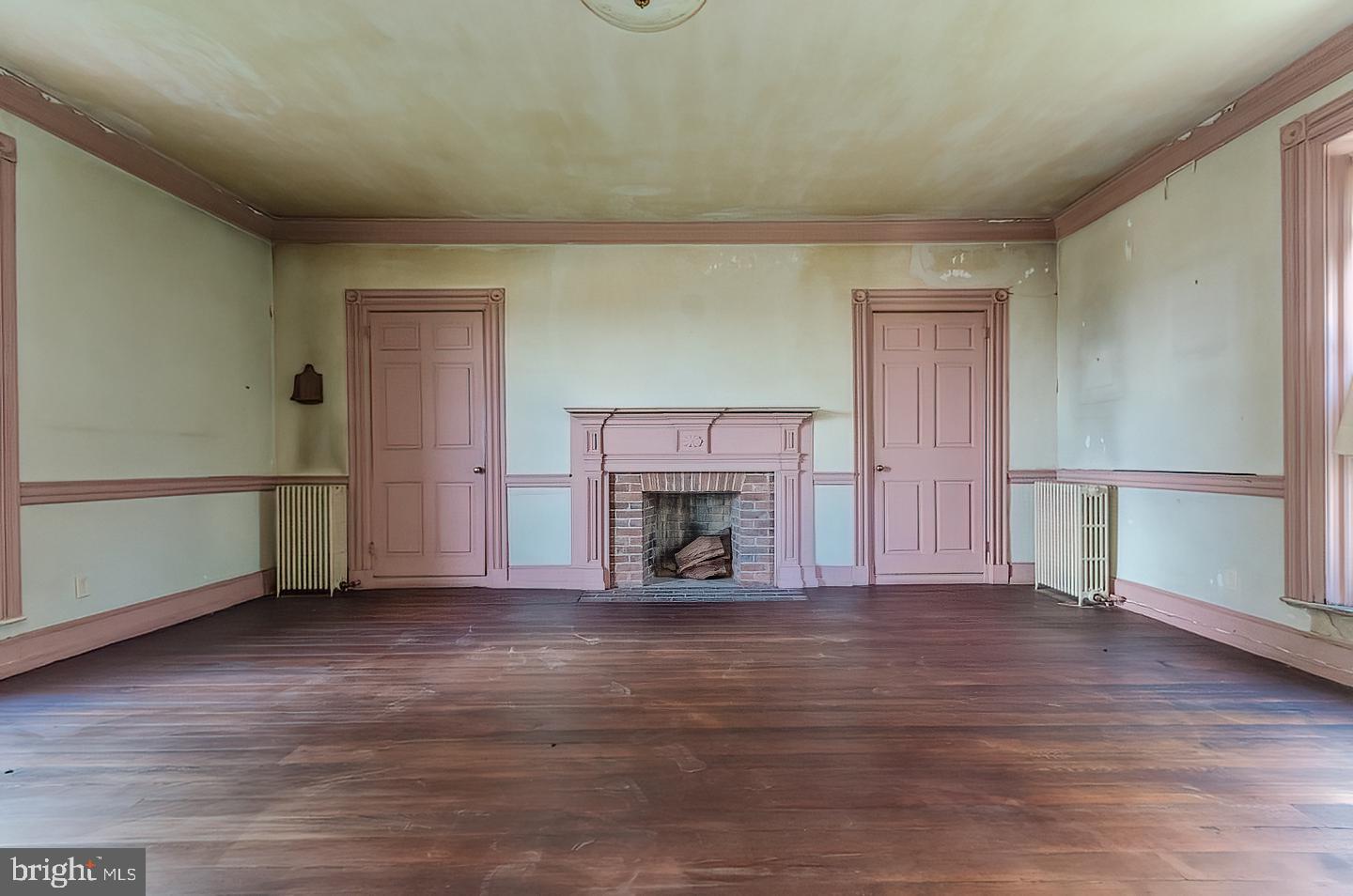 CHARLES TOWN - Residential