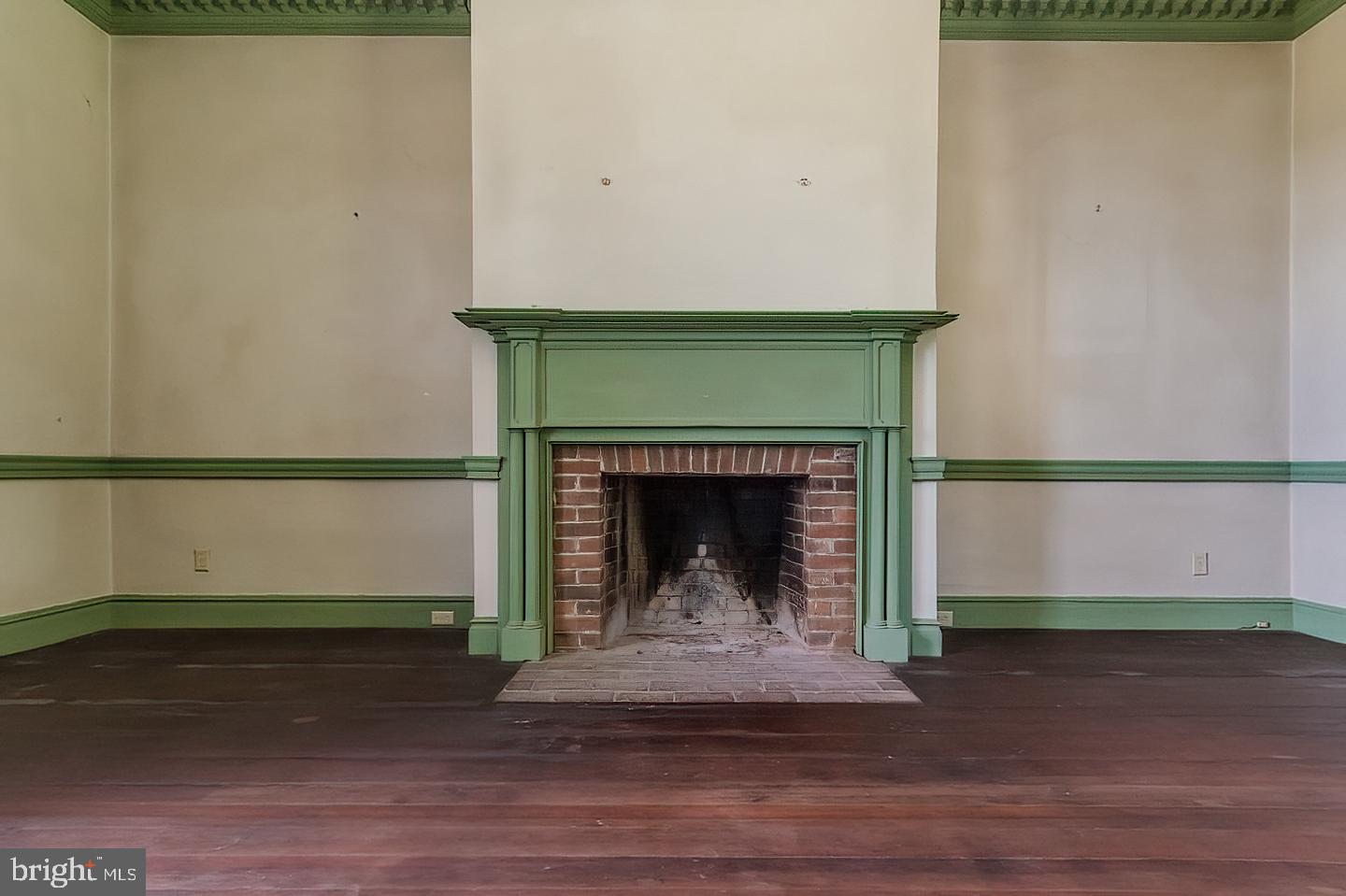 CHARLES TOWN - Residential