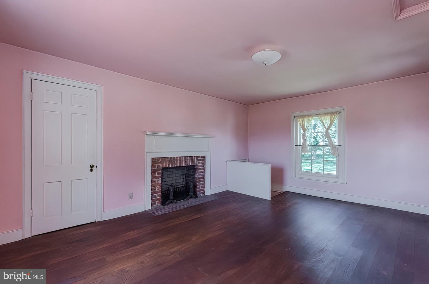 CHARLES TOWN - Residential