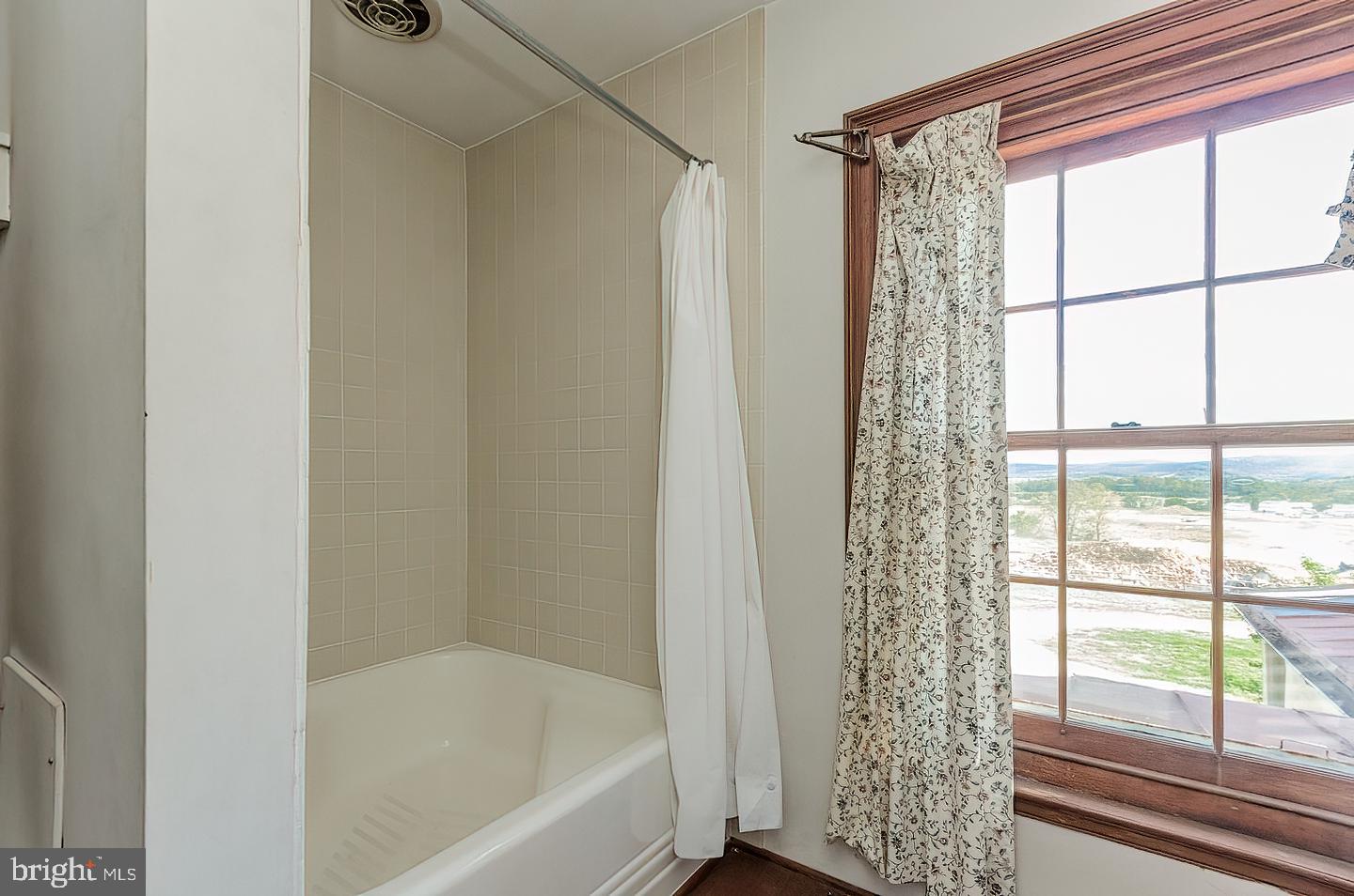 CHARLES TOWN - Residential