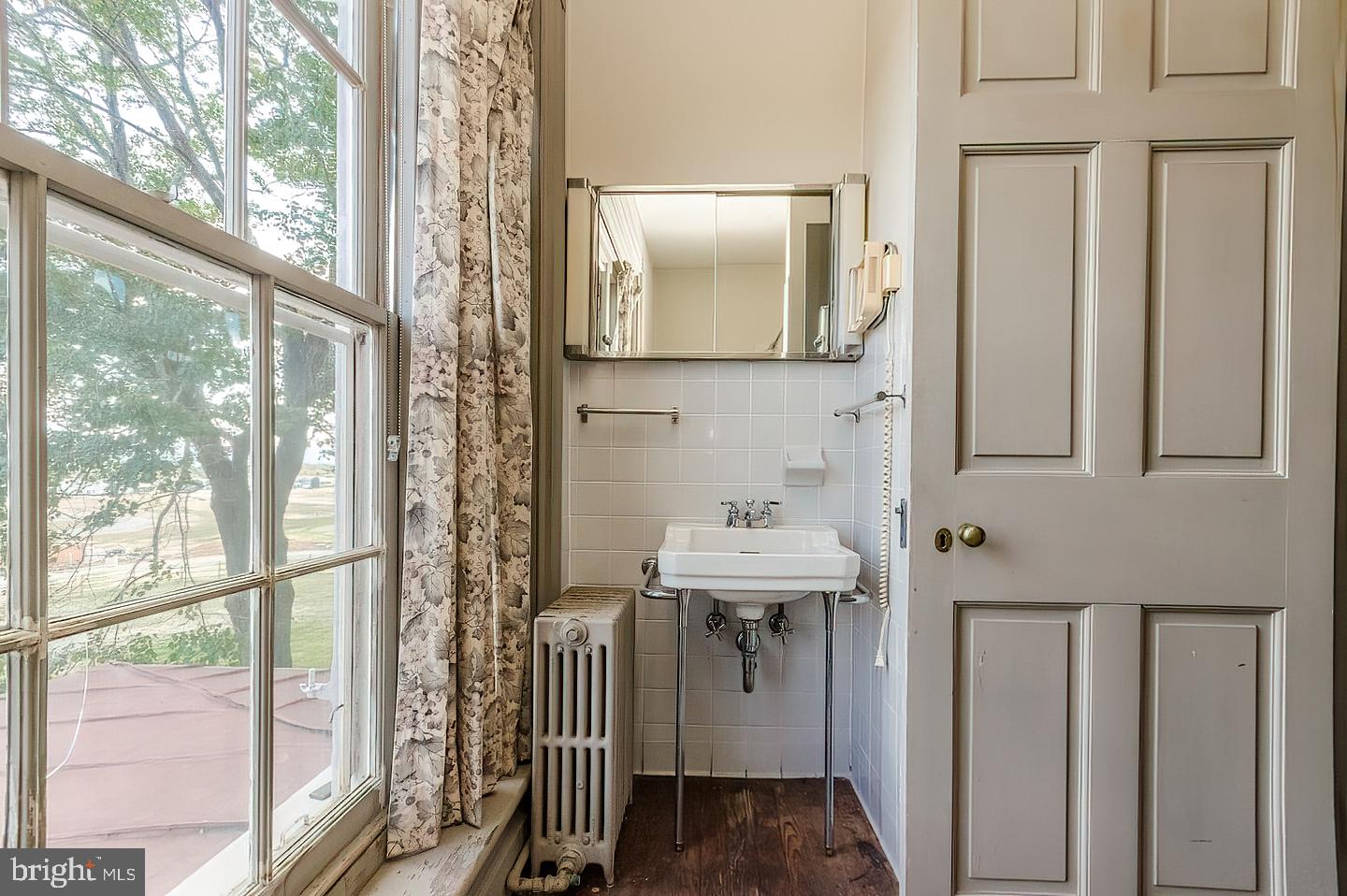 CHARLES TOWN - Residential