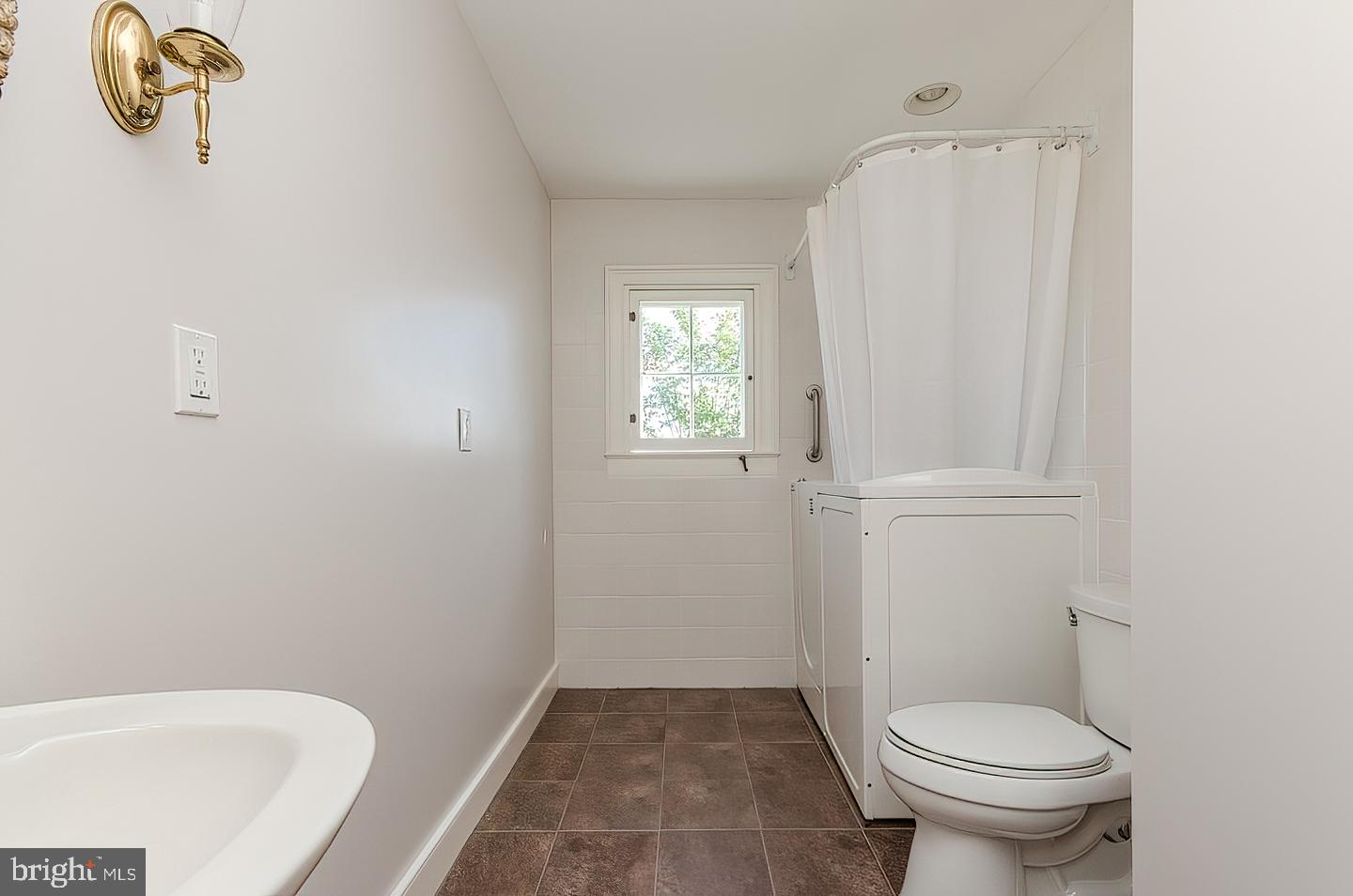 CHARLES TOWN - Residential