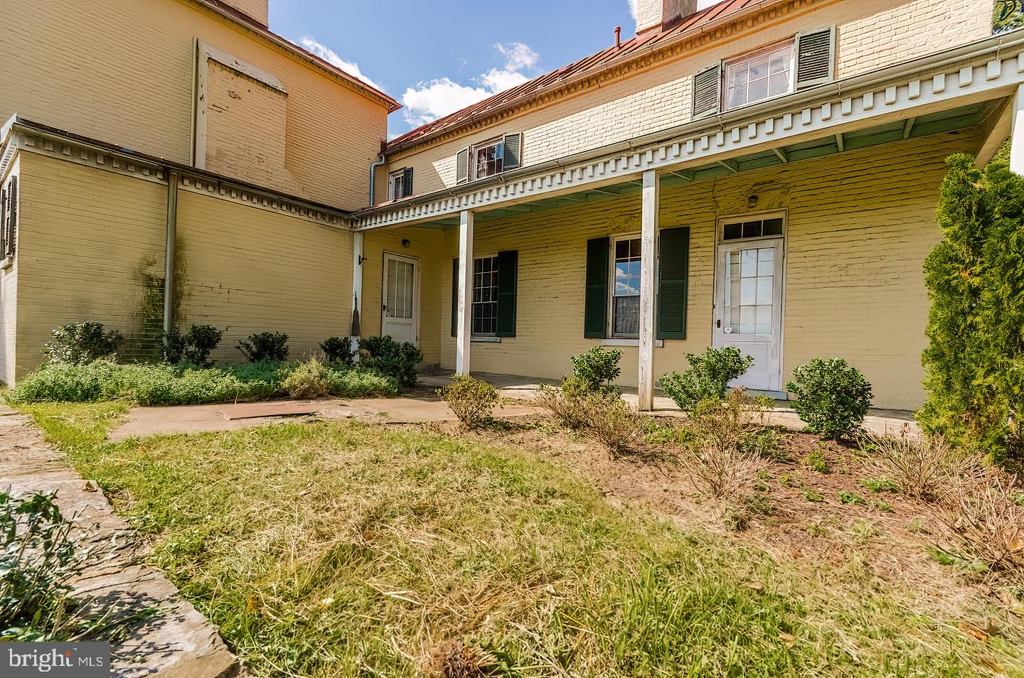 CHARLES TOWN - Residential