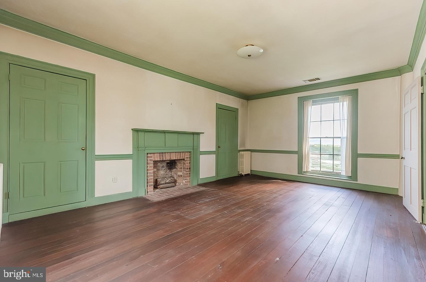 CHARLES TOWN - Residential