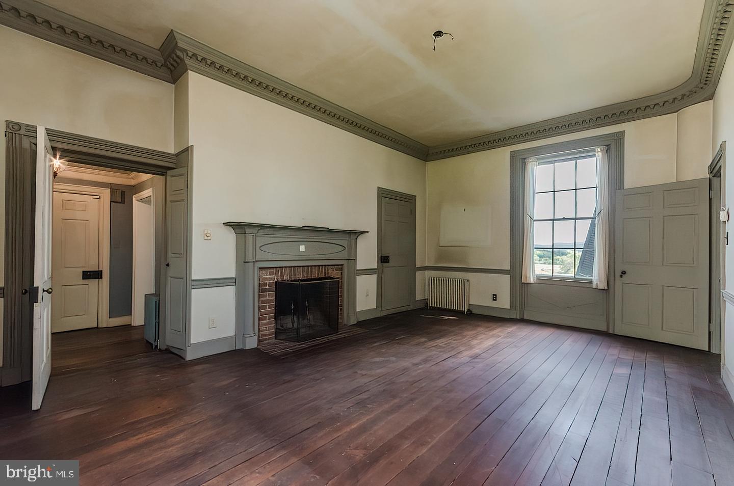 CHARLES TOWN - Residential