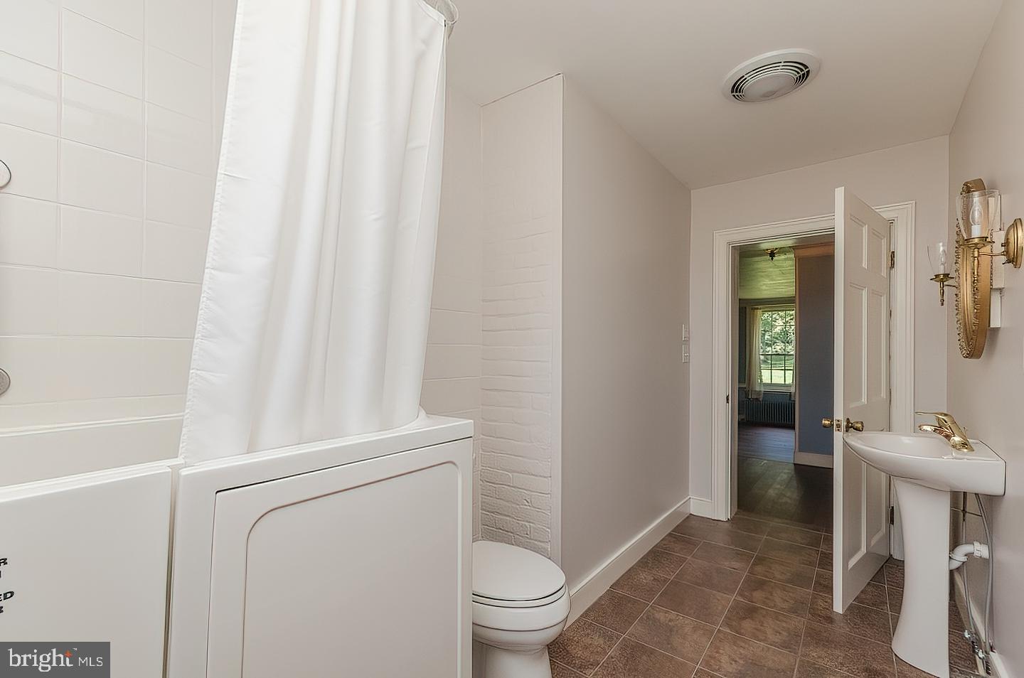 CHARLES TOWN - Residential