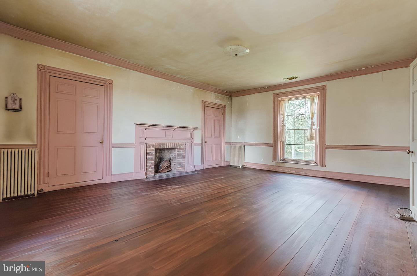 CHARLES TOWN - Residential