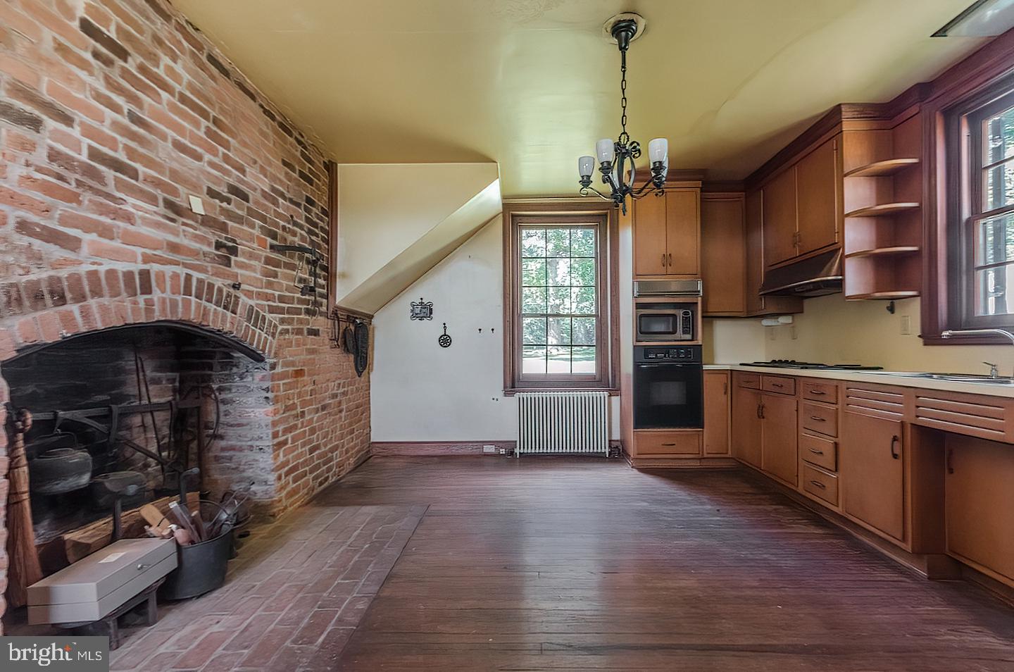 CHARLES TOWN - Residential