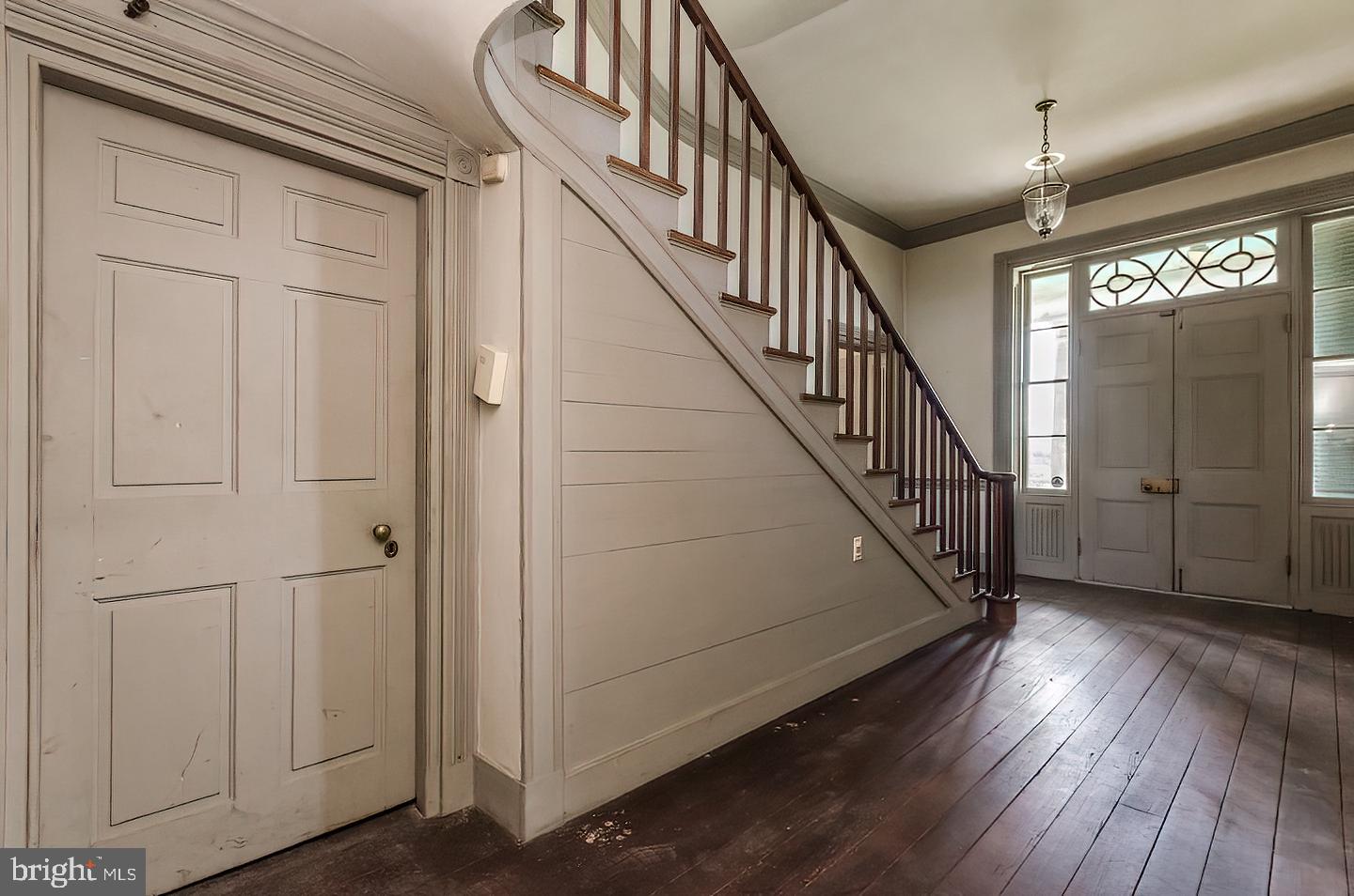 CHARLES TOWN - Residential