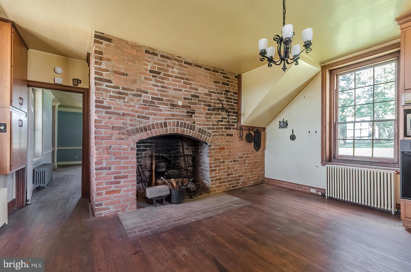 CHARLES TOWN - Residential