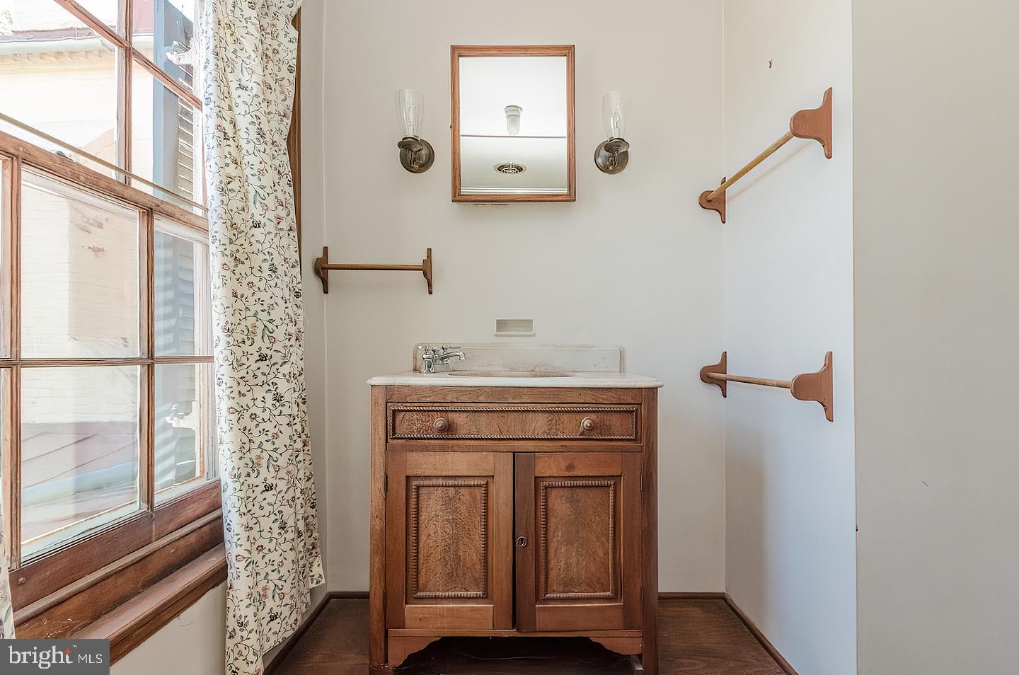 CHARLES TOWN - Residential