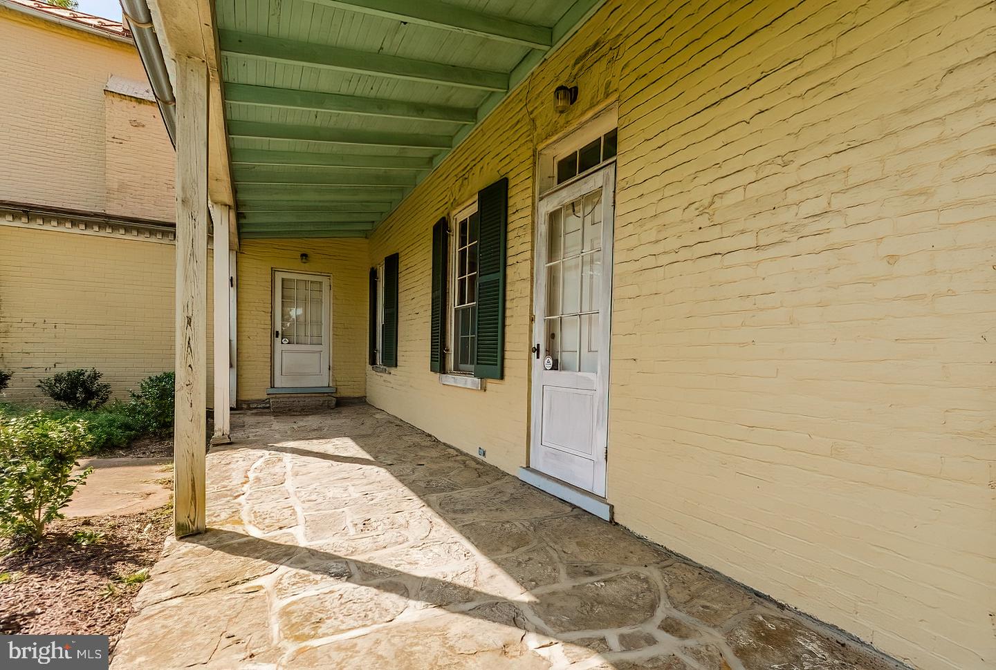 CHARLES TOWN - Residential