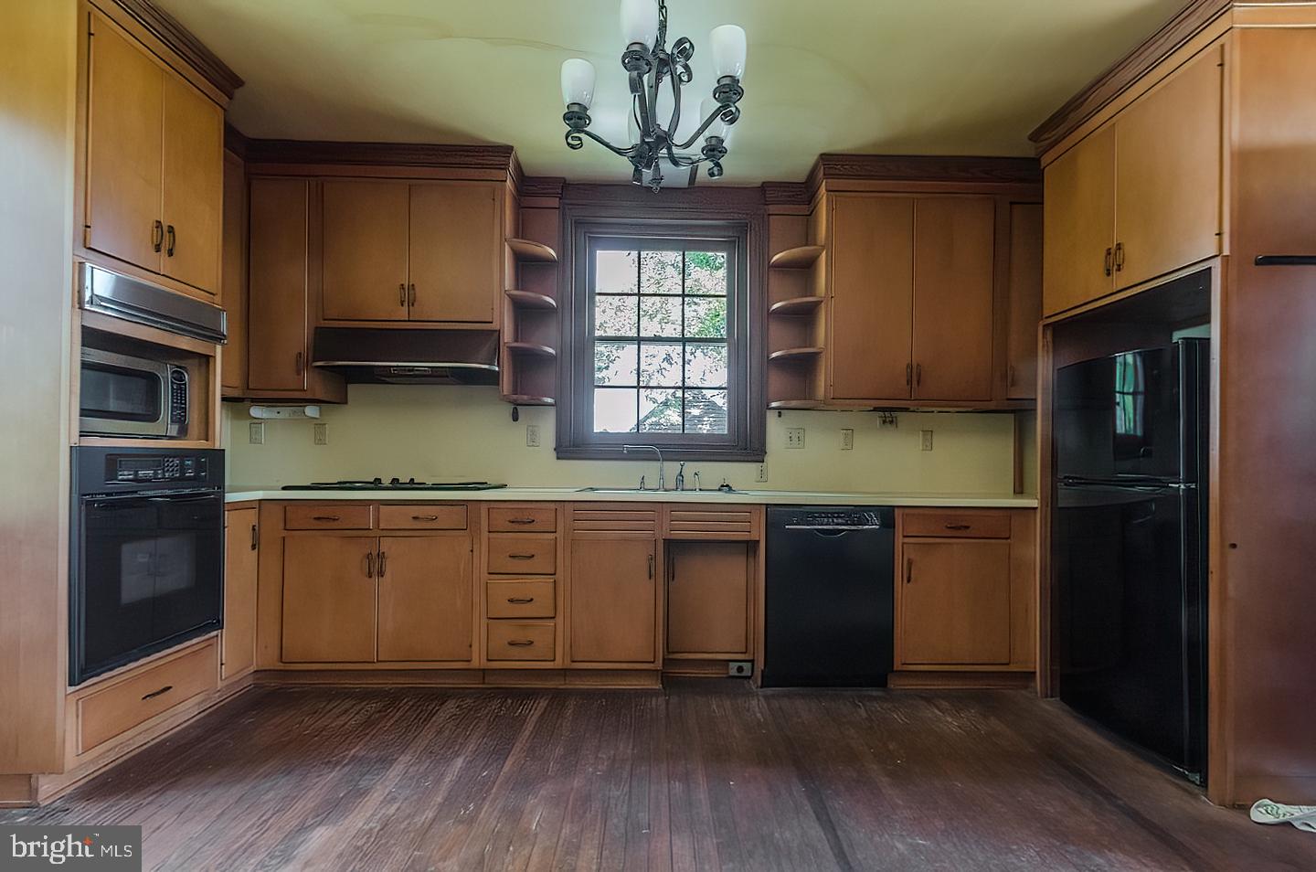 CHARLES TOWN - Residential