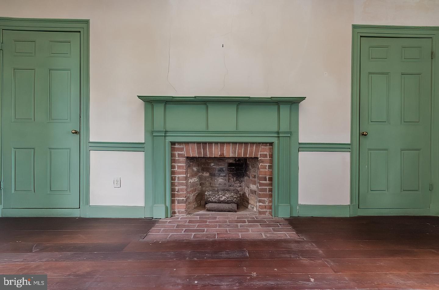 CHARLES TOWN - Residential