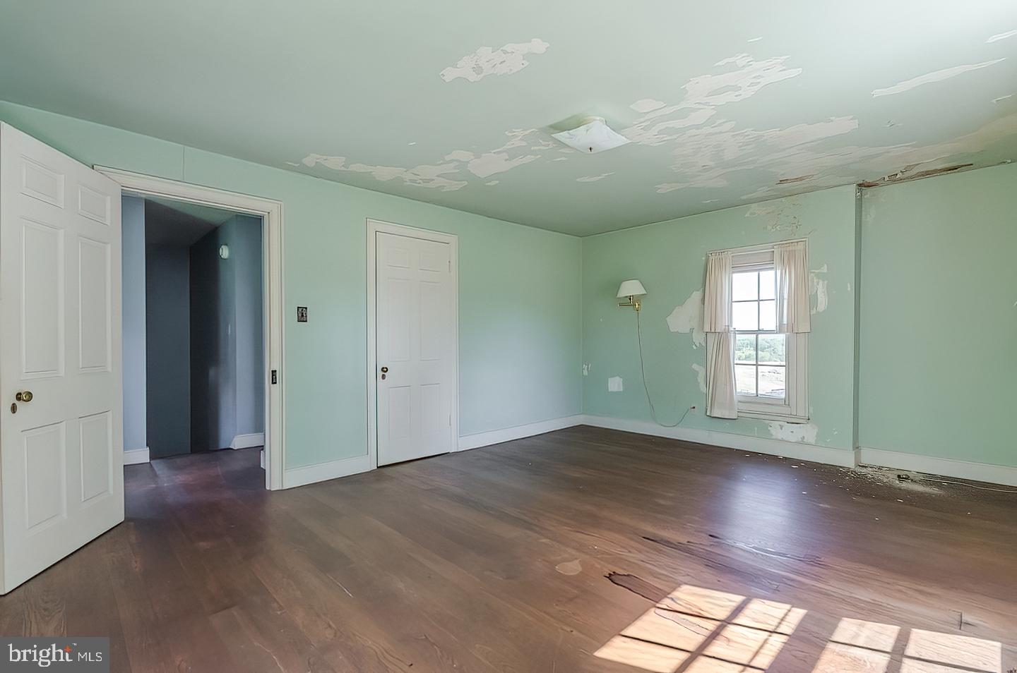 CHARLES TOWN - Residential