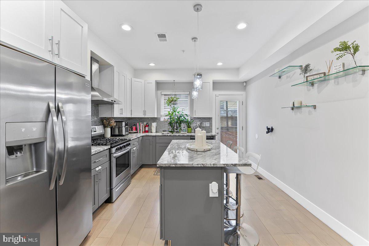 LOWER MOYAMENSING - Residential