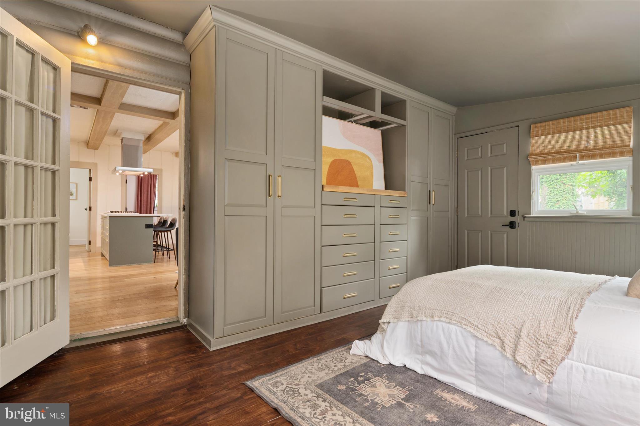 WOODLAND BEACH - Residential