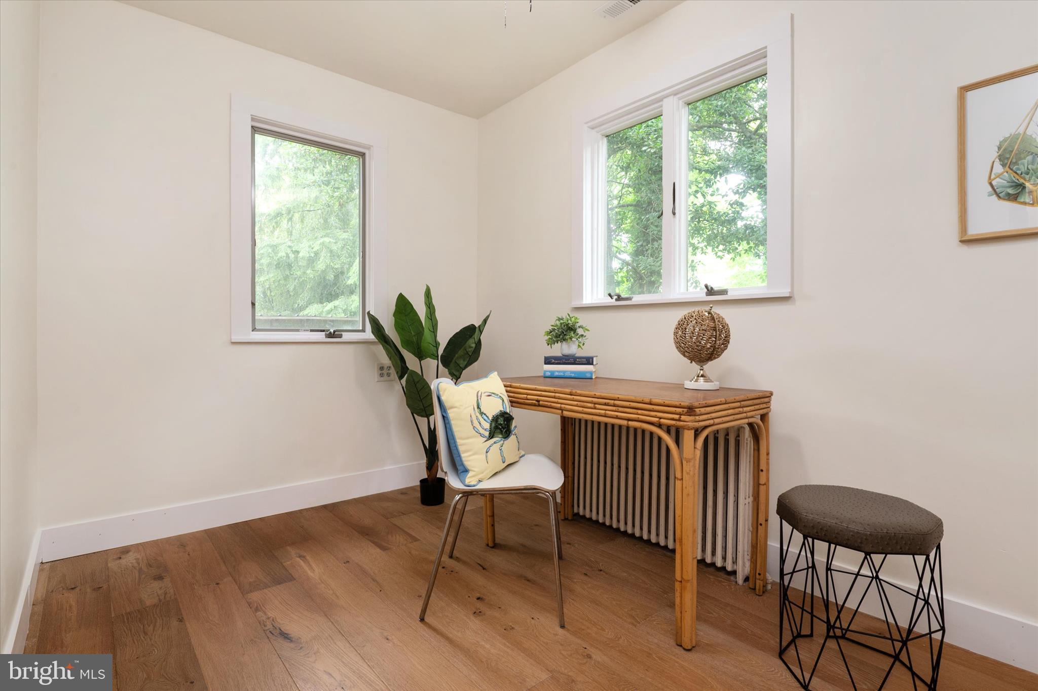 WOODLAND BEACH - Residential
