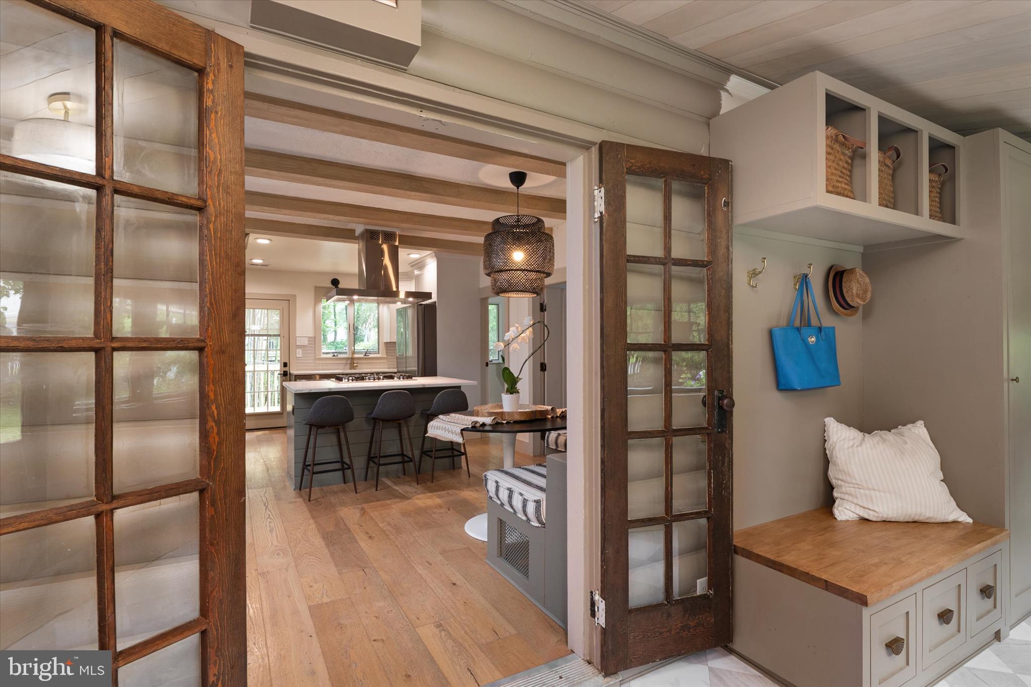 WOODLAND BEACH - Residential