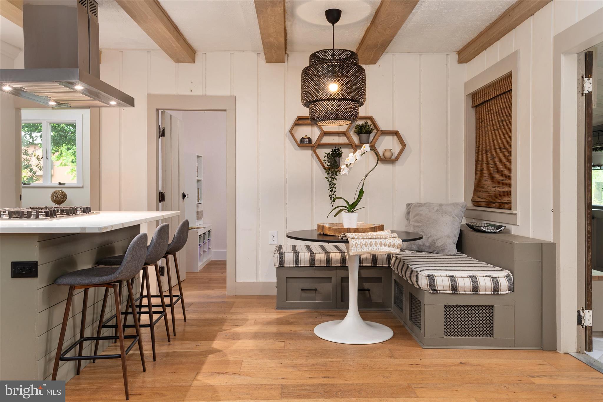 WOODLAND BEACH - Residential