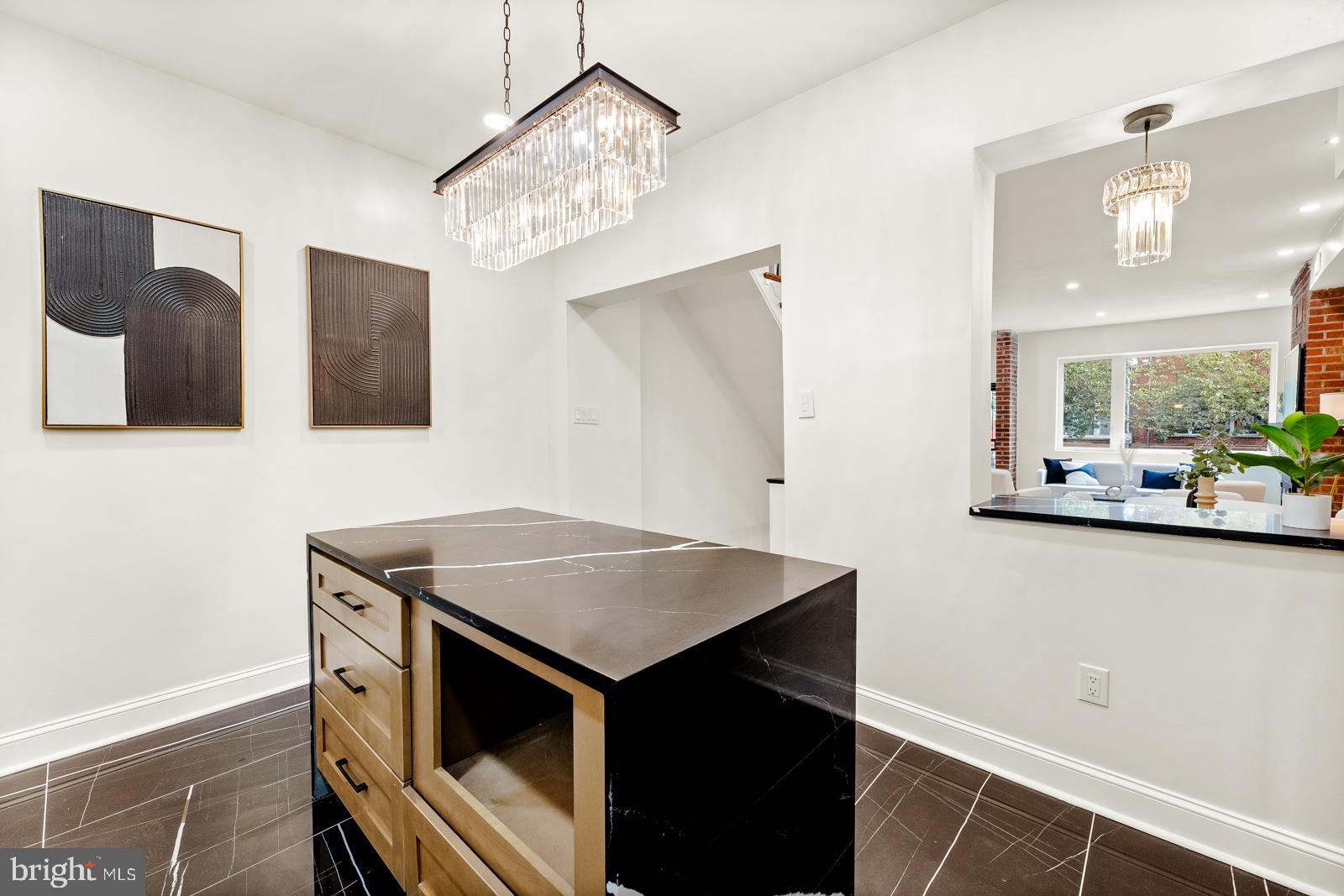 DICKINSON NARROWS - Residential