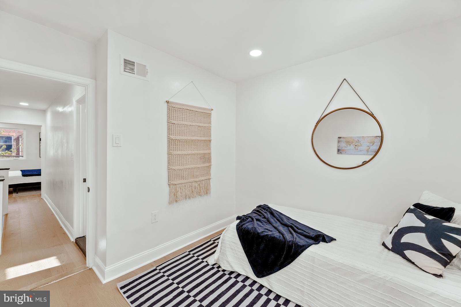 DICKINSON NARROWS - Residential