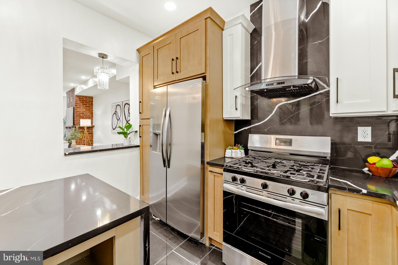 DICKINSON NARROWS - Residential