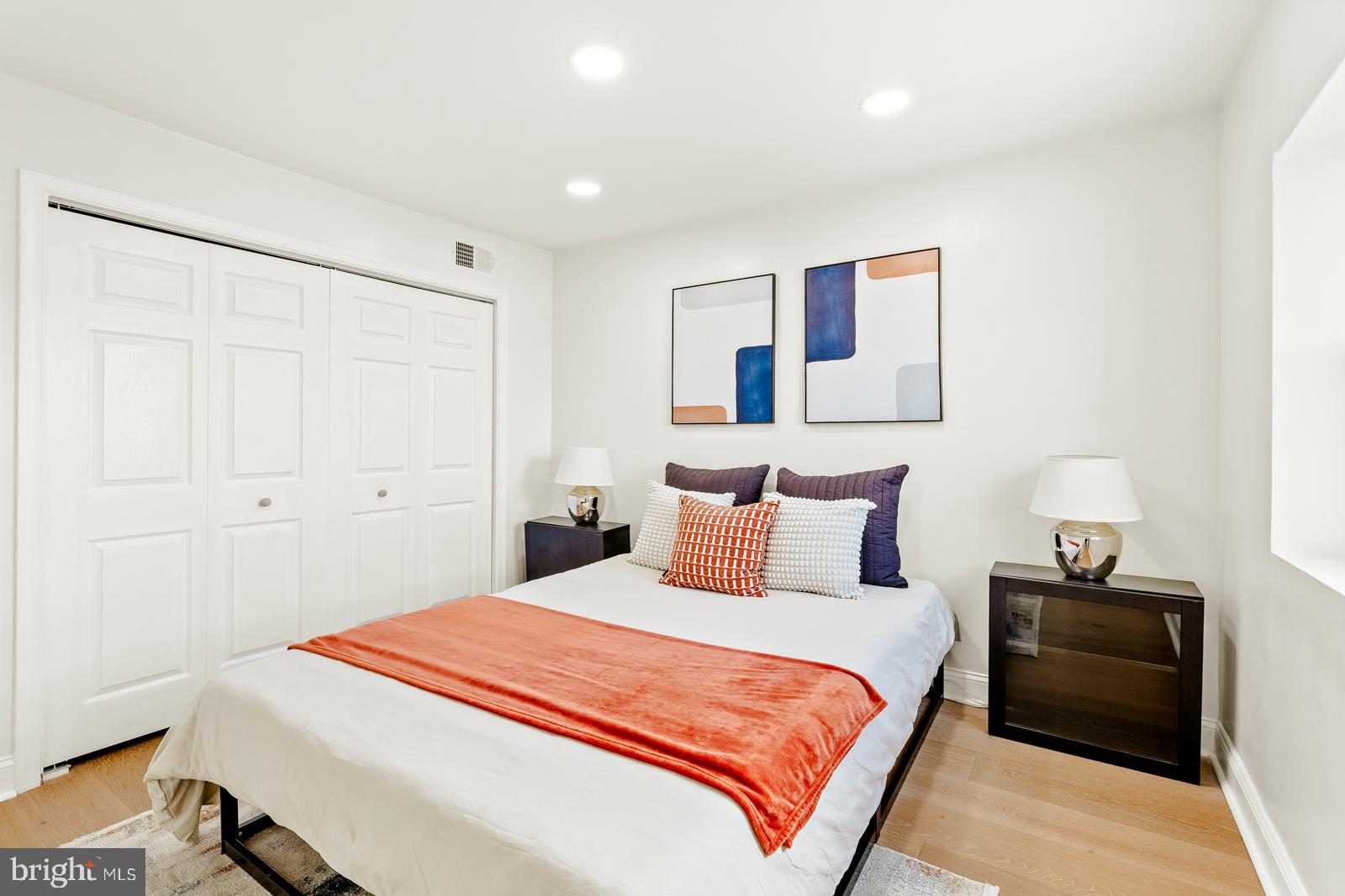 DICKINSON NARROWS - Residential