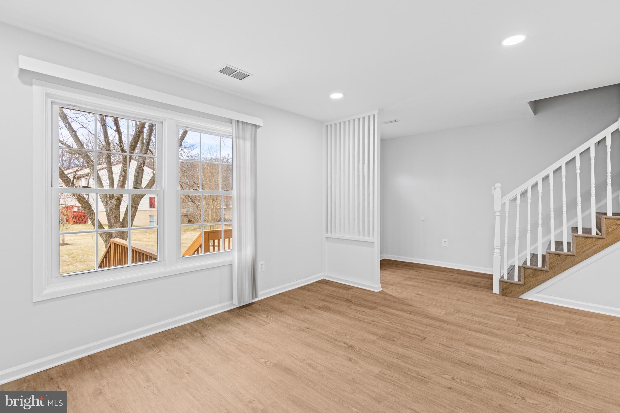 LAUREL - Residential